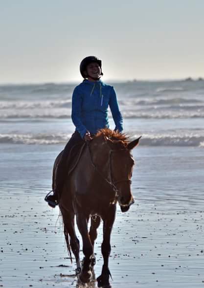 Balade, trot, galop sur la plage à 20mn de la pension